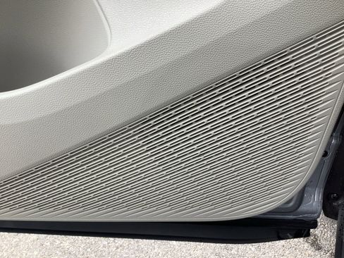 New 2025 Volkswagen Atlas SE FWD image 26