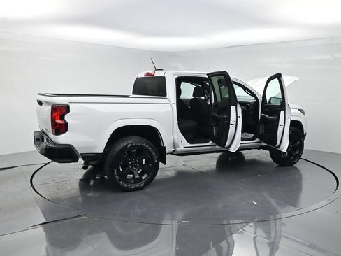 Used 2024 Chevrolet Colorado W/T RWD image 26