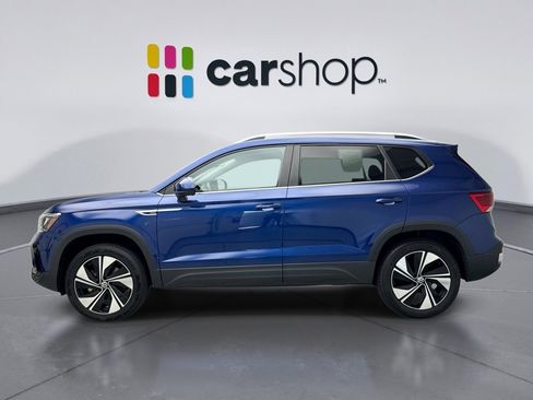 Used 2023 Volkswagen Taos SE w/ Panoramic Sunroof Package AWD/4WD image 2
