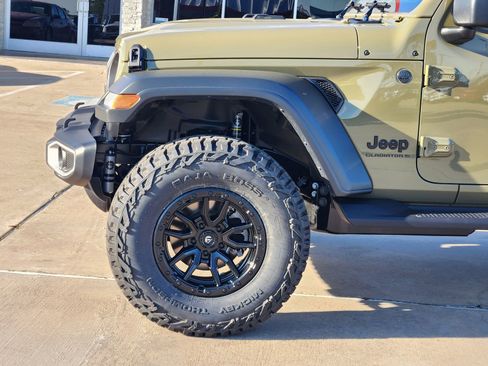 New 2026 Jeep Gladiator Sport AWD/4WD image 9
