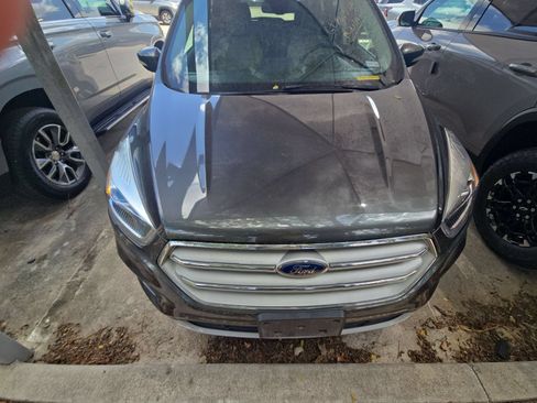 Used 2019 Ford Escape Titanium AWD/4WD image 2