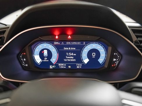 Used 2023 Audi Q3 2.0T Premium Plus w/ Premium Plus Package image 16