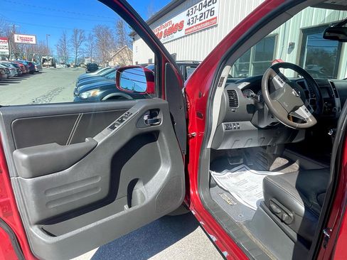 Used 2017 Nissan Frontier PRO-4X w/ Pro-4x Luxury Package image 11