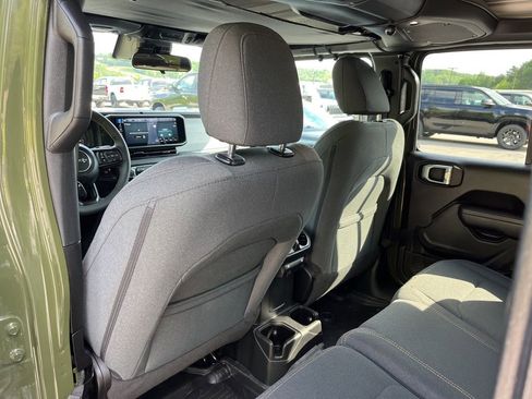 Used 2024 Jeep Wrangler Sport S image 8