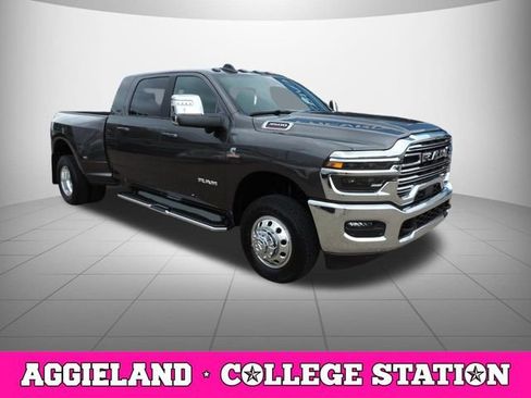Used 2026 RAM 3500 Laramie w/ Towing Technology Group AWD/4WD image 3