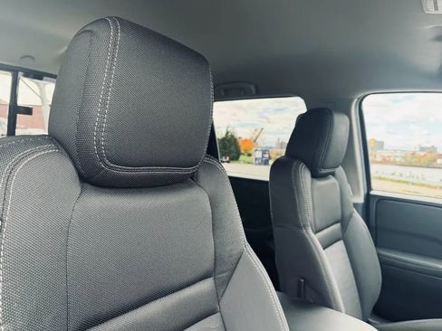 Used 2022 Nissan Frontier SV image 21