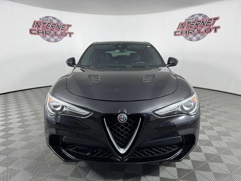 Used 2018 Alfa Romeo Stelvio Quadrifoglio w/ Driver Assist Dynamic Package AWD/4WD image 2