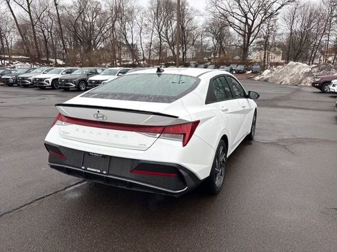 Certified 2025 Hyundai Elantra SEL image 6