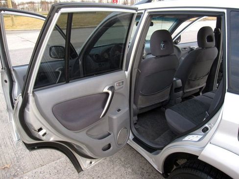 Used 2003 Toyota RAV4 4WD image 28