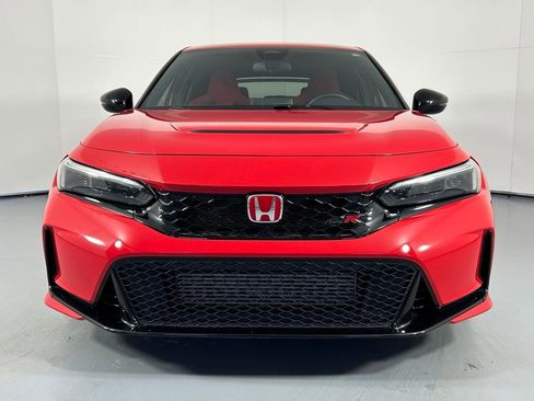 Used 2023 Honda Civic Type R image 2