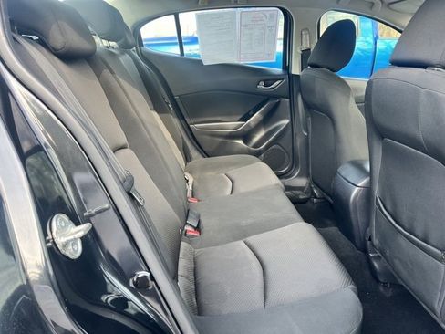 Used 2018 MAZDA MAZDA3 Sport image 24