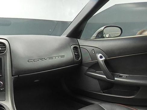 Used 2006 Chevrolet Corvette Coupe RWD image 20