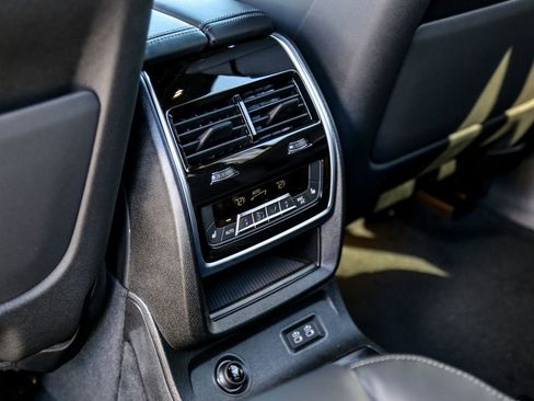 New 2026 BMW X7 M60i image 24