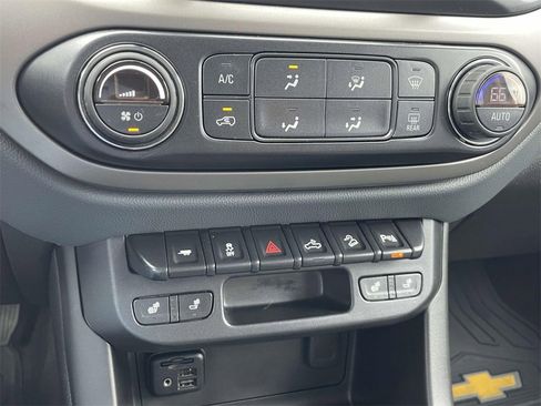 Used 2020 Chevrolet Colorado Z71 image 23