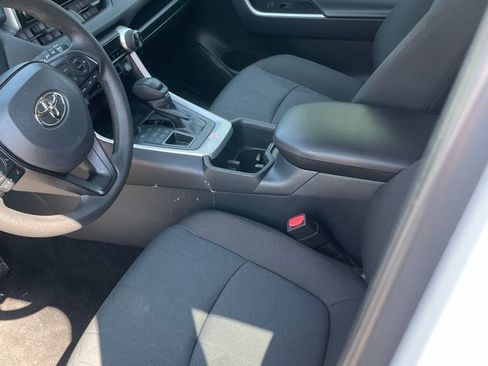 Used 2025 Toyota RAV4 XLE AWD/4WD image 7