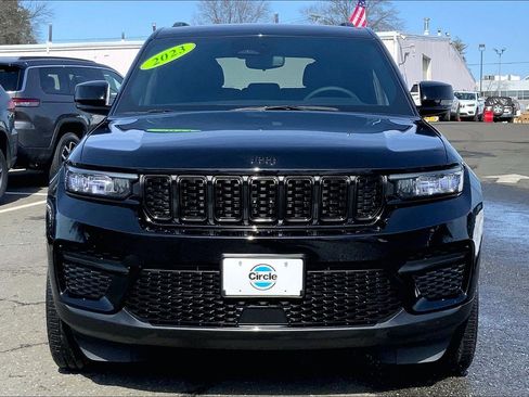 Certified 2023 Jeep Grand Cherokee Altitude image 3