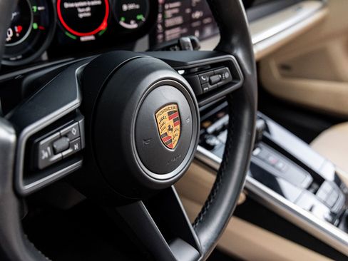 Certified 2021 Porsche 911 Carrera 4S image 21