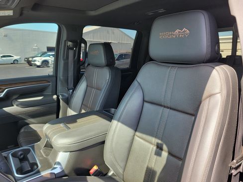 Used 2025 Chevrolet Silverado 2500 High Country w/ Midnight Edition AWD/4WD image 22