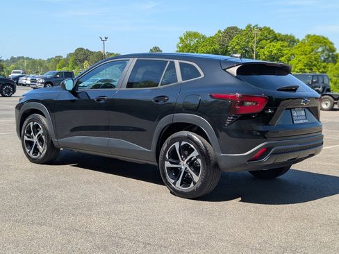 Used 2024 Chevrolet Trax RS w/ Sunroof Package image 7