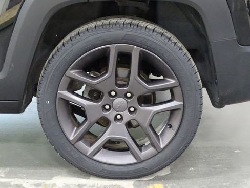 Used 2021 Jeep Renegade Latitude image 34