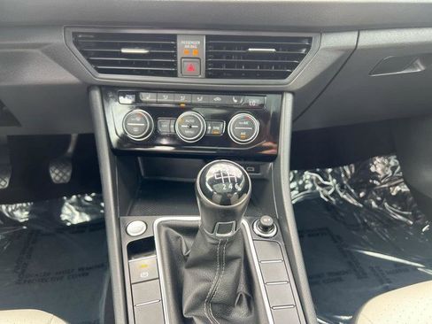 Used 2020 Volkswagen Jetta R-Line FWD image 15