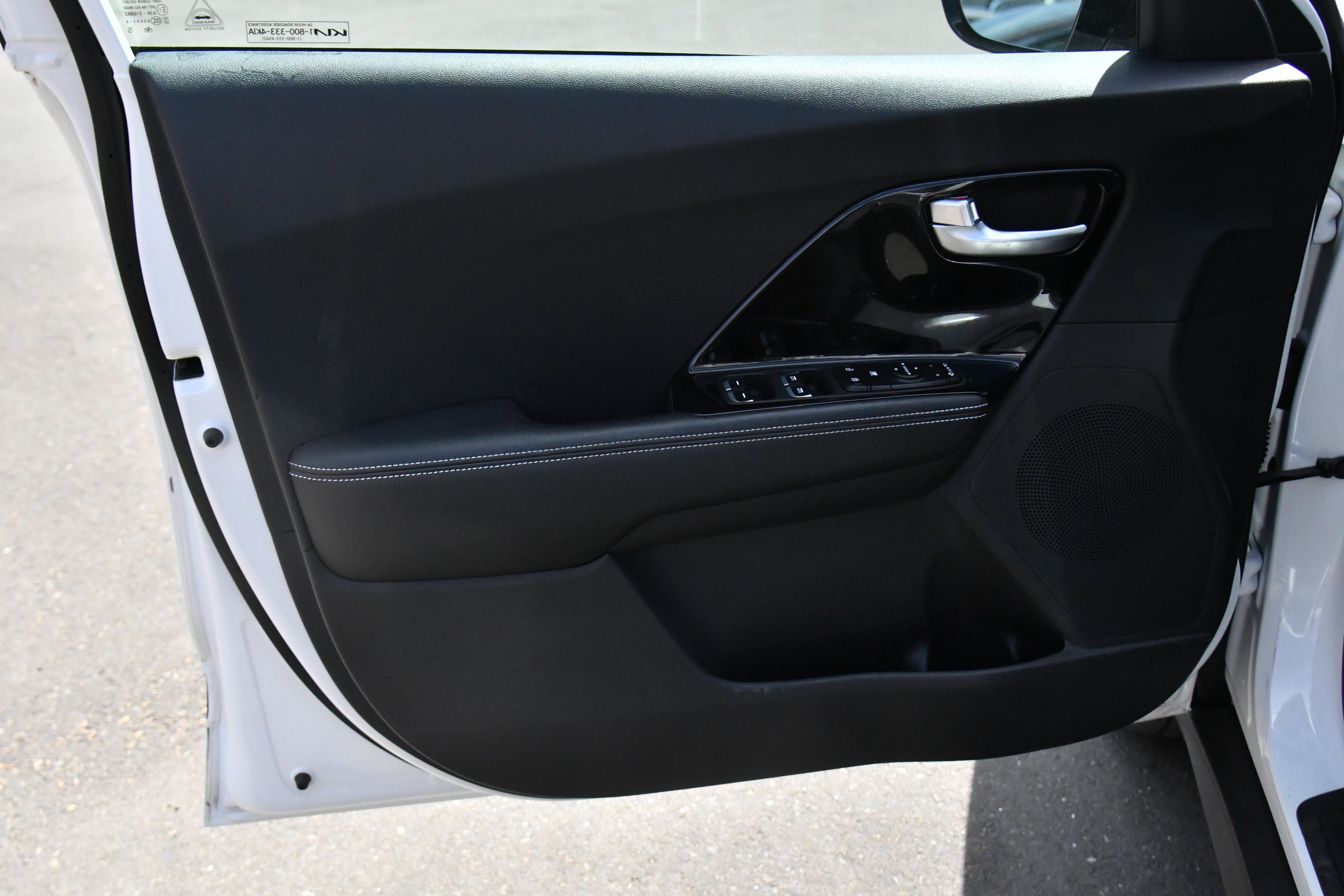 Used 2022 Kia Niro EX FWD image 14