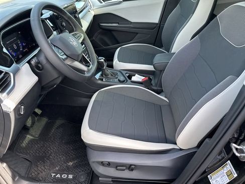 New 2026 Volkswagen Taos SE AWD/4WD image 10