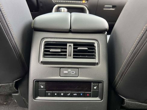 Used 2025 MAZDA CX-70 3.3 Turbo w/ Premium Plus Pkg image 22