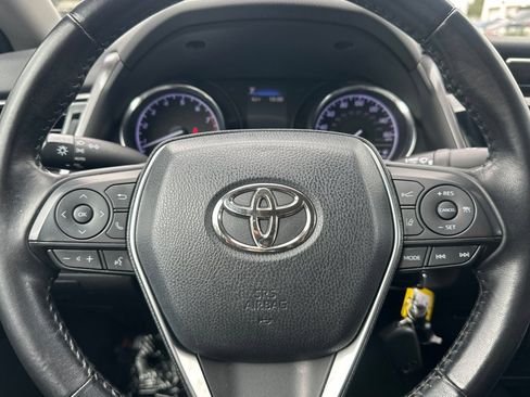 Used 2019 Toyota Camry SE FWD image 24