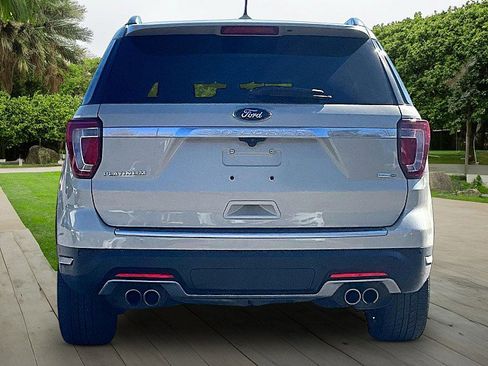 Used 2018 Ford Explorer Platinum image 4
