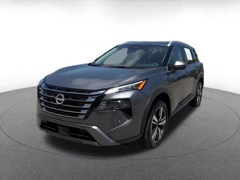 Used 2026 Nissan Rogue SL FWD image 7