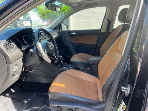 Used 2019 Volkswagen Tiguan SE w/ Panoramic Sunroof Package AWD/4WD image 10