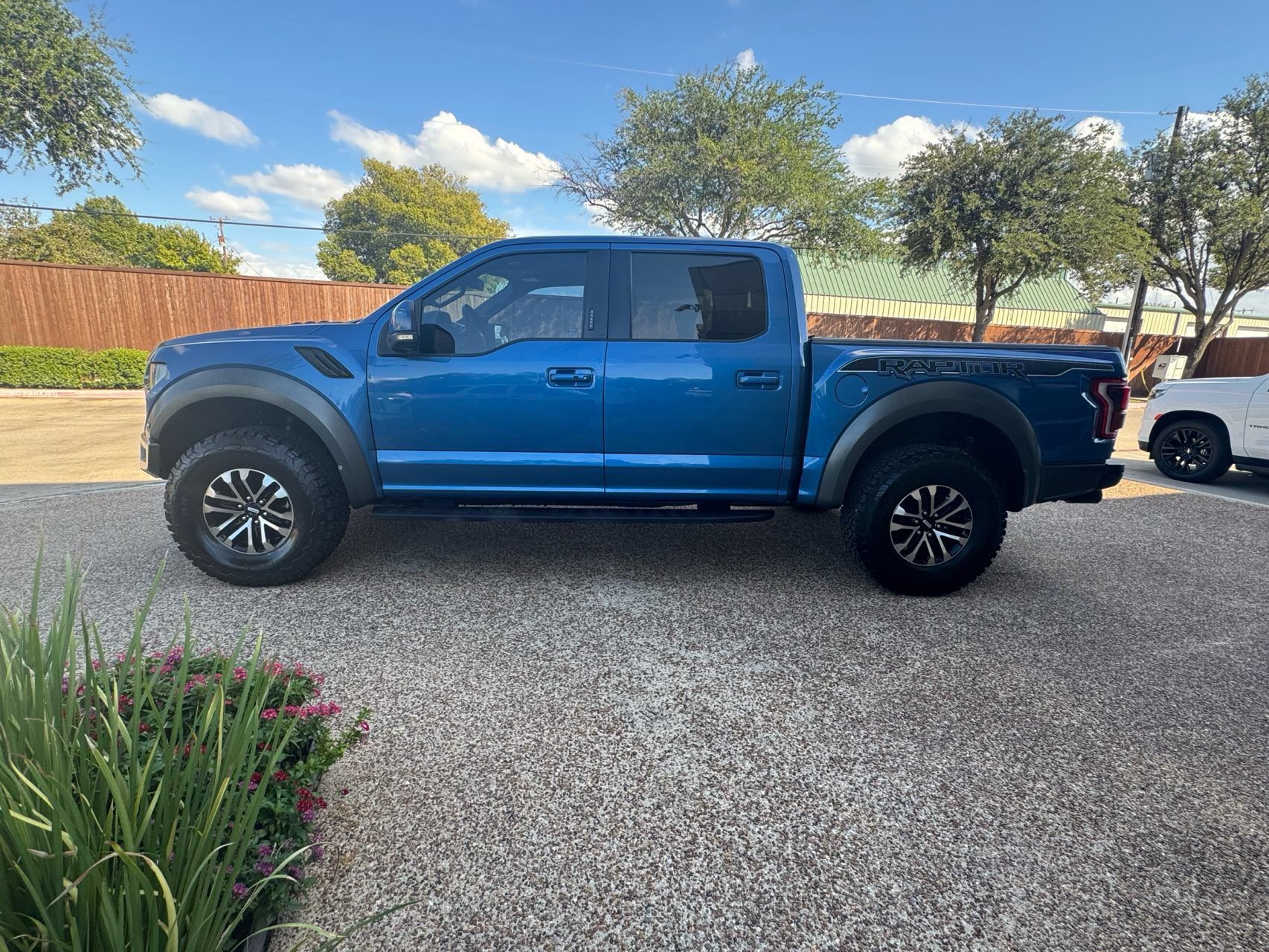 Used 2020 Ford F150 Raptor w/ Equipment Group 802A Luxury AWD/4WD image 11