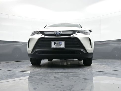 Certified 2021 Toyota Venza LE image 27