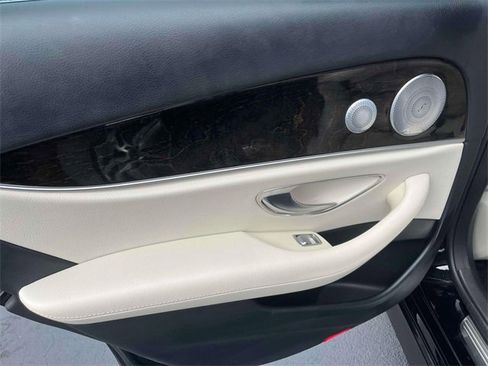 Used 2019 Mercedes-Benz E 300 w/ Premium 1 Package image 17