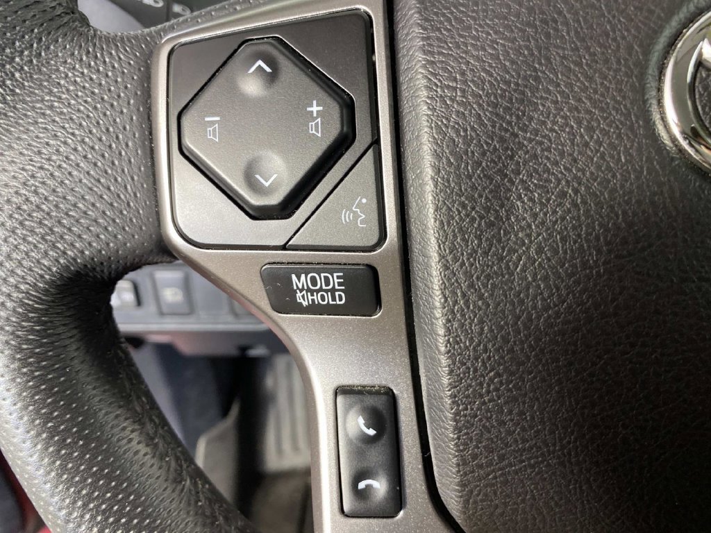 Used 2021 Toyota Tacoma SR5 AWD/4WD image 16