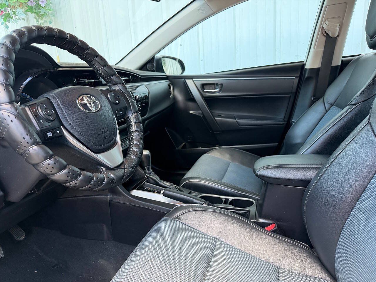 Used 2015 Toyota Corolla S FWD image 11