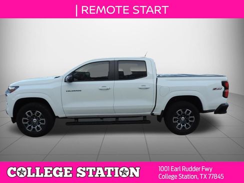 Used 2025 Chevrolet Colorado Z71 w/ Technology Package AWD/4WD image 7