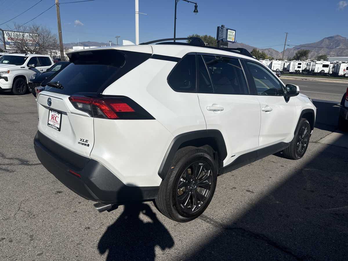 Used 2023 Toyota RAV4 XLE Premium AWD/4WD image 5