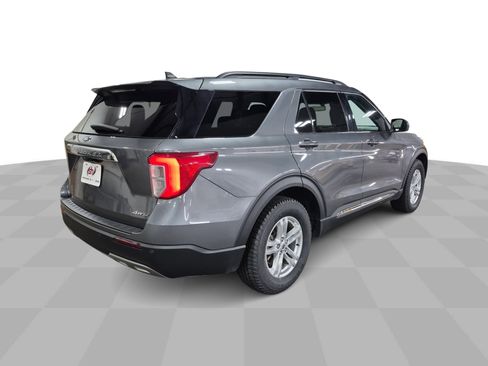 Used 2023 Ford Explorer XLT w/ Equipment Group 202A AWD/4WD image 9