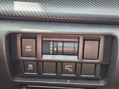 Used 2018 Subaru Crosstrek 2.0i Premium w/ Eyesight System AWD/4WD image 10