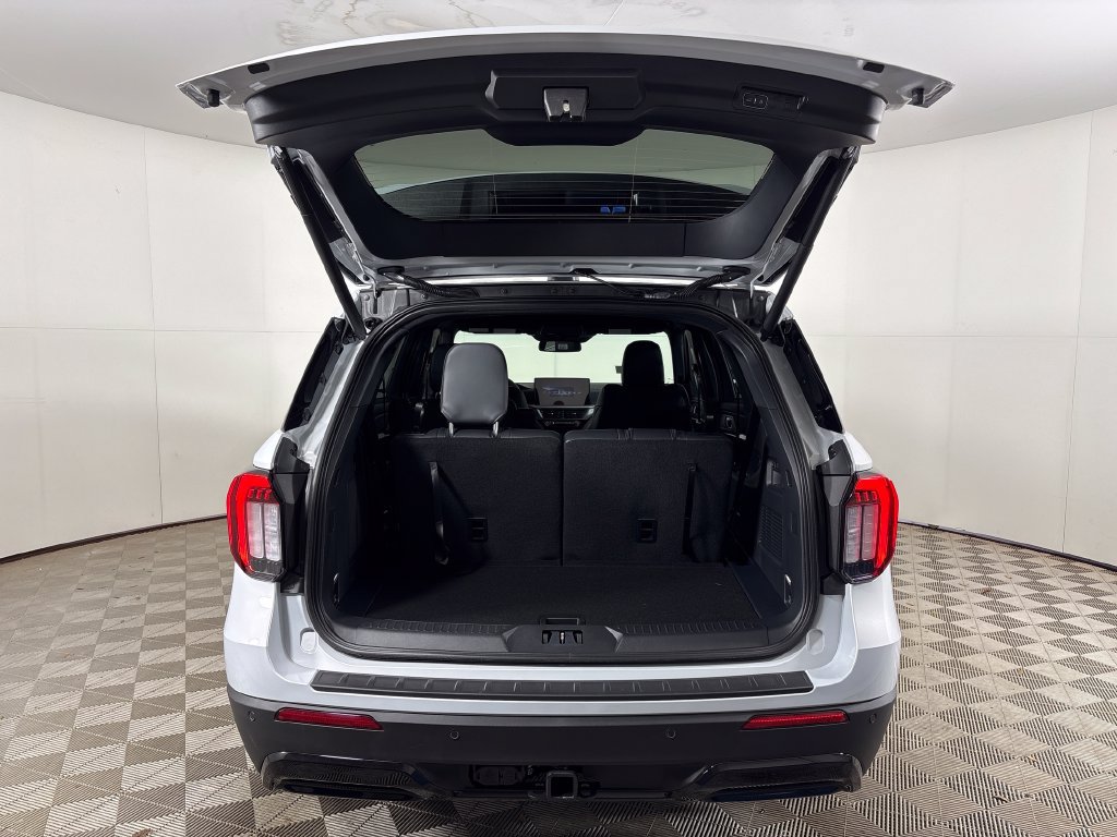 New 2026 Ford Explorer ST-Line w/ ST-Line Street Pack RWD image 27