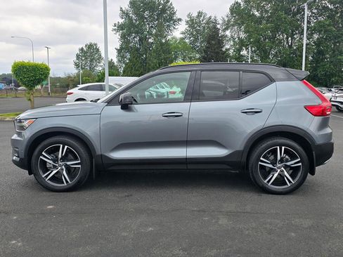 Used 2019 Volvo XC40 T5 R-Design AWD/4WD image 3