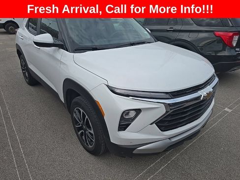 Used 2025 Chevrolet TrailBlazer LT AWD/4WD image 1