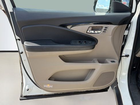 Used 2016 Honda Pilot Touring image 22