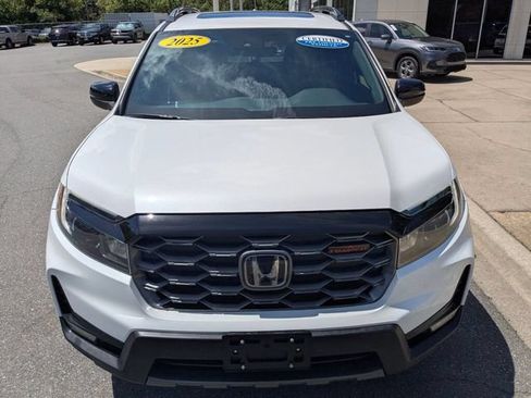 Certified 2025 Honda Passport TrailSport image 4