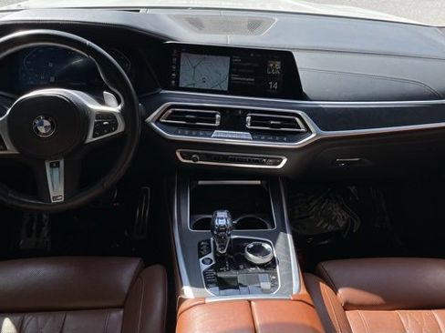 Used 2022 BMW X7 M50i image 17