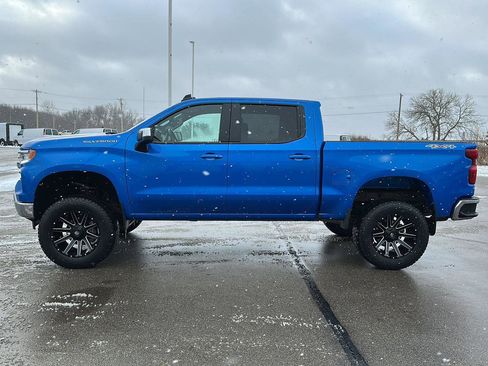 Used 2025 Chevrolet Silverado 1500 LT w/ Work Truck Package image 4