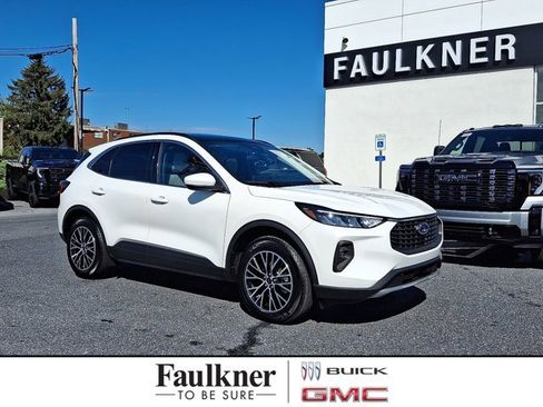 Used 2025 Ford Escape PHEV w/ Class II Trailer Tow Package image 1