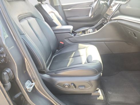 Used 2021 Jeep Grand Cherokee L Limited AWD/4WD image 22